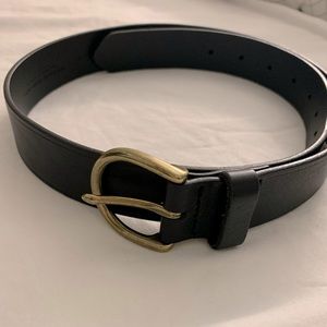 Black leather madewell belt size small, gold color buckle